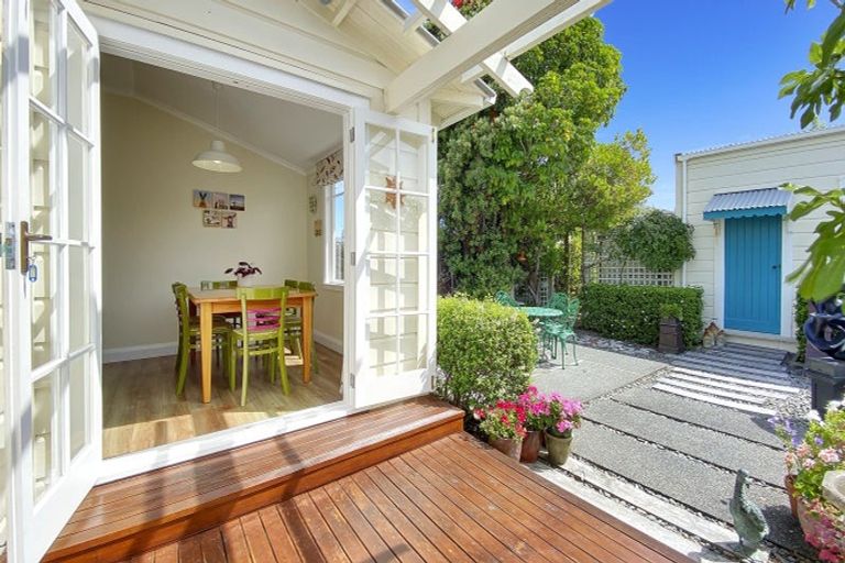 Photo of property in 36 The Esplanade, Westshore, Napier, 4110