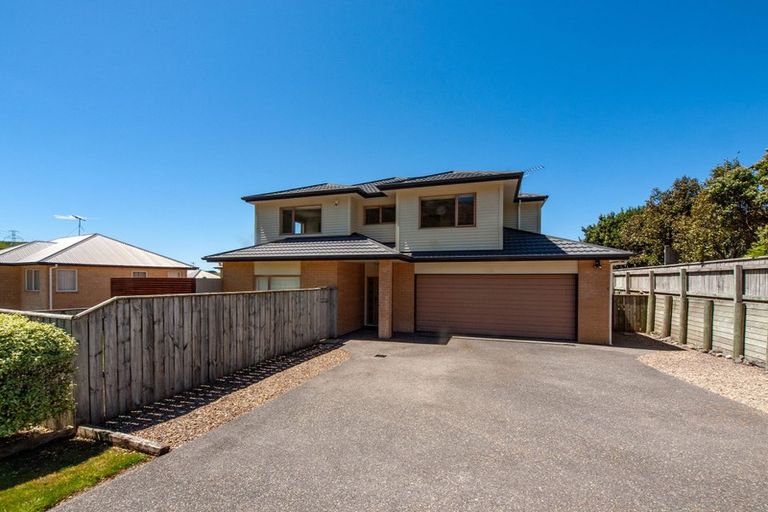 Photo of property in 43 Erlestoke Crescent, Churton Park, Wellington, 6037