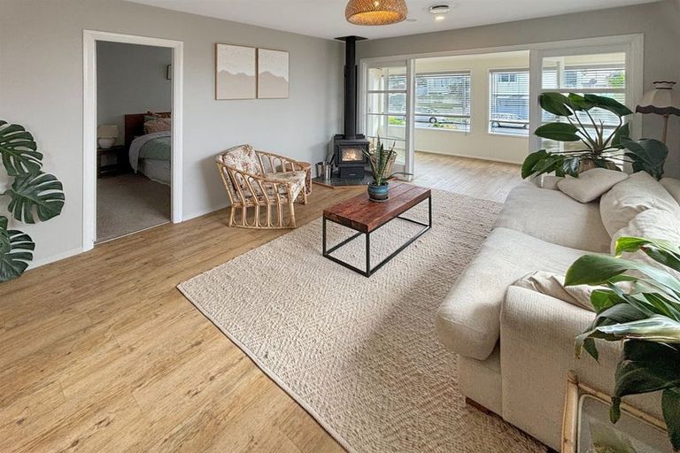 Photo of property in 41 Effingham Street, North New Brighton, Christchurch, 8083