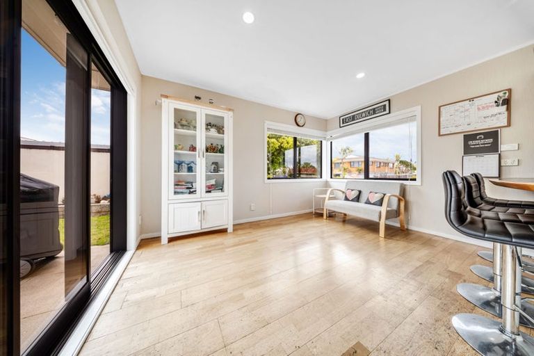 Photo of property in 8 Indus Place, Half Moon Bay, Auckland, 2012
