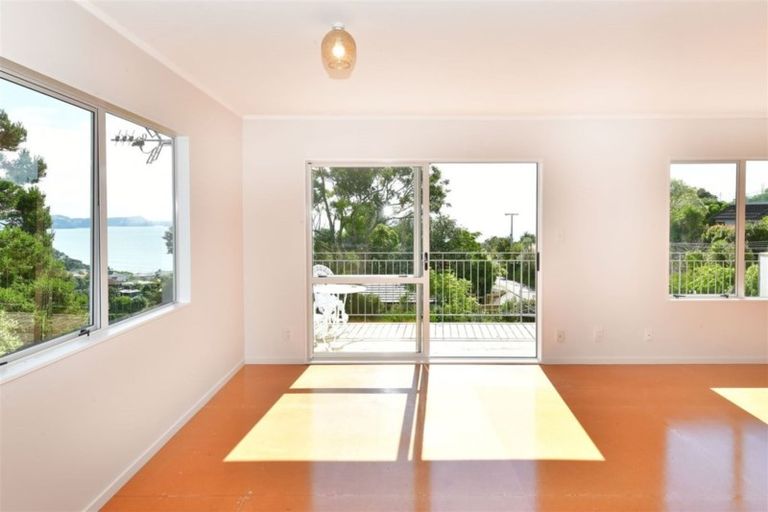 Photo of property in 8 Vipond Road, Stanmore Bay, Whangaparaoa, 0932