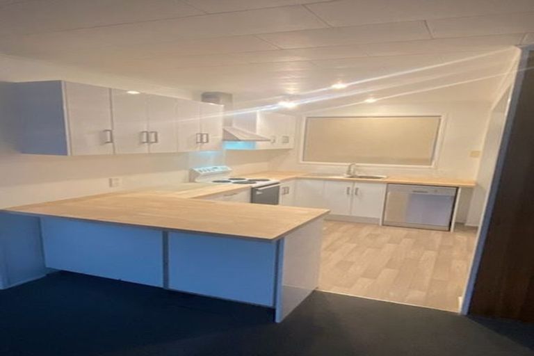 Photo of property in 51b Mana View Road, Paremata, Porirua, 5026