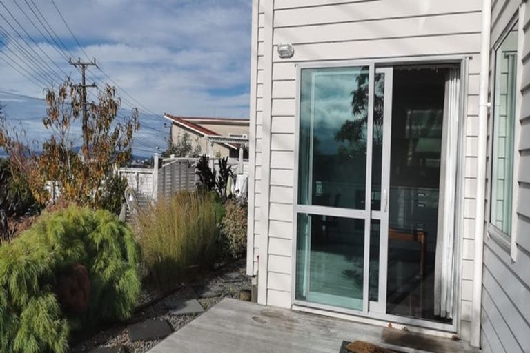 Photo of property in 171 Chivalry Road, Glenfield, Auckland, 0629