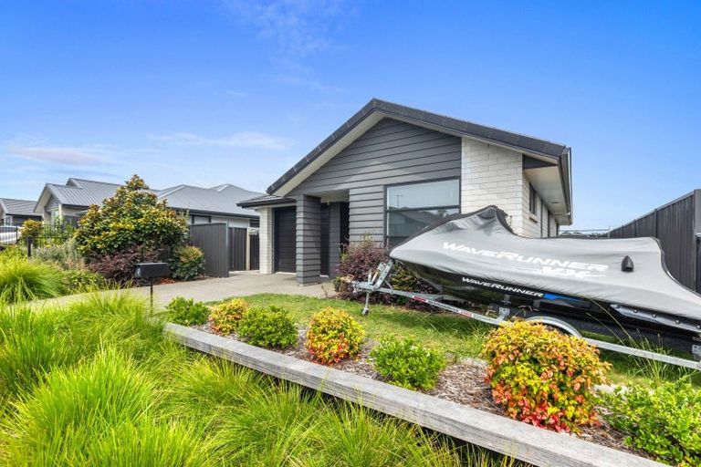 Photo of property in 8 Ash Lane, Omokoroa, 3114