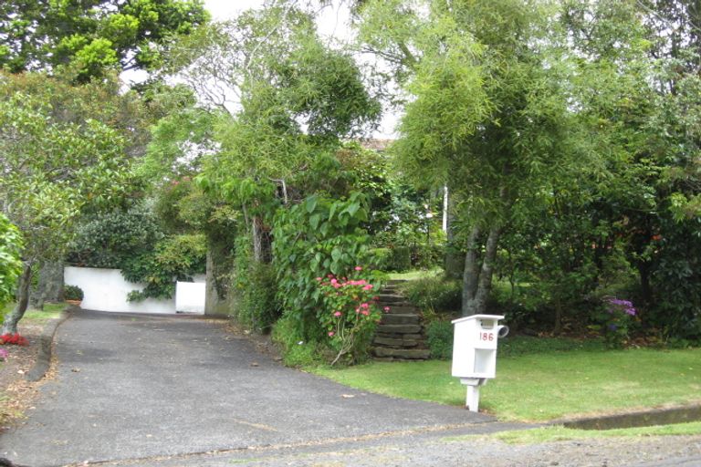 Photo of property in 186 Kitchener Road, Pukekohe, 2120