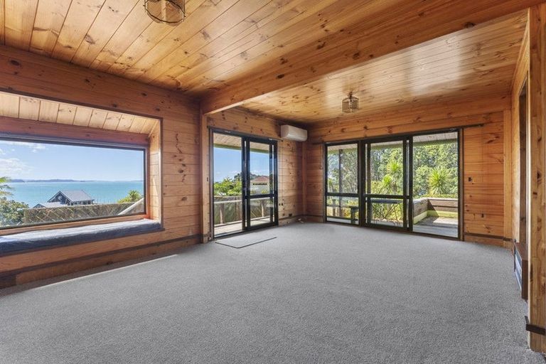 Photo of property in 22 Durness Place, Red Beach, 0932