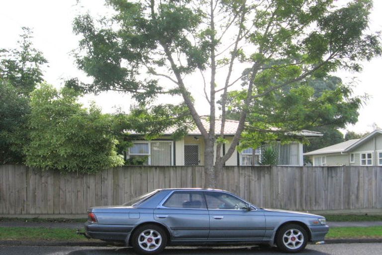 Photo of property in 41 Kamara Road, Glen Eden, Auckland, 0602