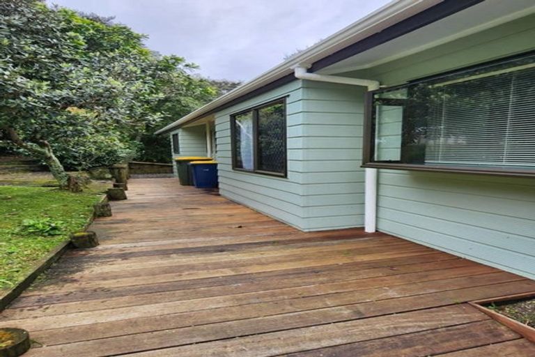 Photo of property in 126 Laingholm Drive, Laingholm, Auckland, 0604