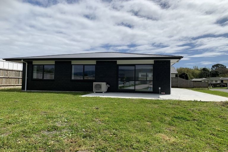 Photo of property in 4 Kingi Te Ahoaho Place, Otaki, 5512