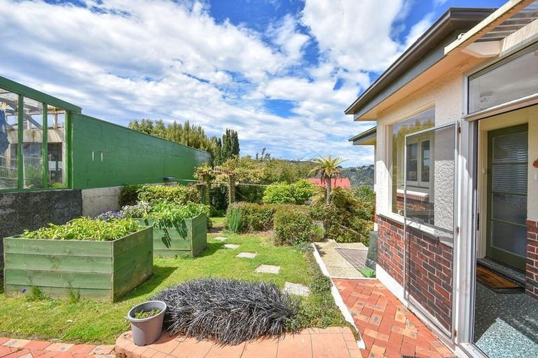 Photo of property in 24 Junction Road, Ravensbourne, Dunedin, 9022