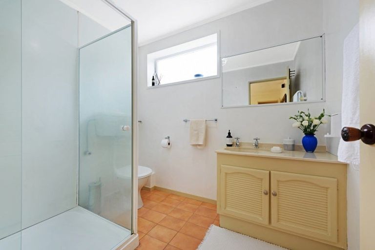 Photo of property in 4 Bishops Glen, Tawa, Wellington, 5028