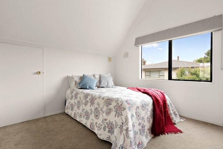 Photo of property in 10a Birman Close, Half Moon Bay, Auckland, 2012