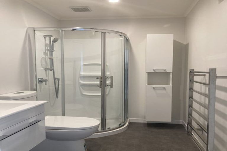 Photo of property in 17 Queens Drive, Kilbirnie, Wellington, 6022