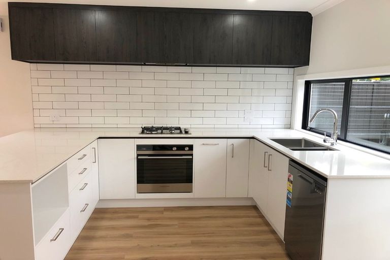 Photo of property in 7 Desert Gold Lane, Wallaceville, Upper Hutt, 5018