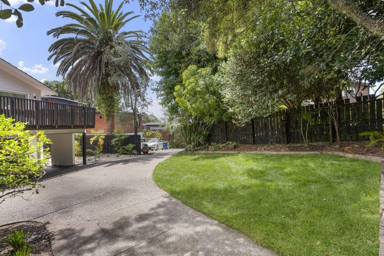 Photo of property in 1/14 Surville Place, Mairangi Bay, Auckland, 0630