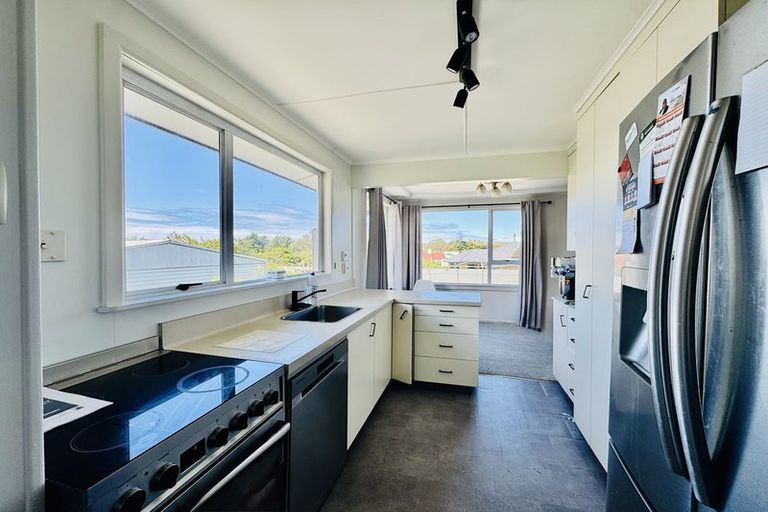 Photo of property in 65 Stuart Street, Holmes Hill, Oamaru, 9401