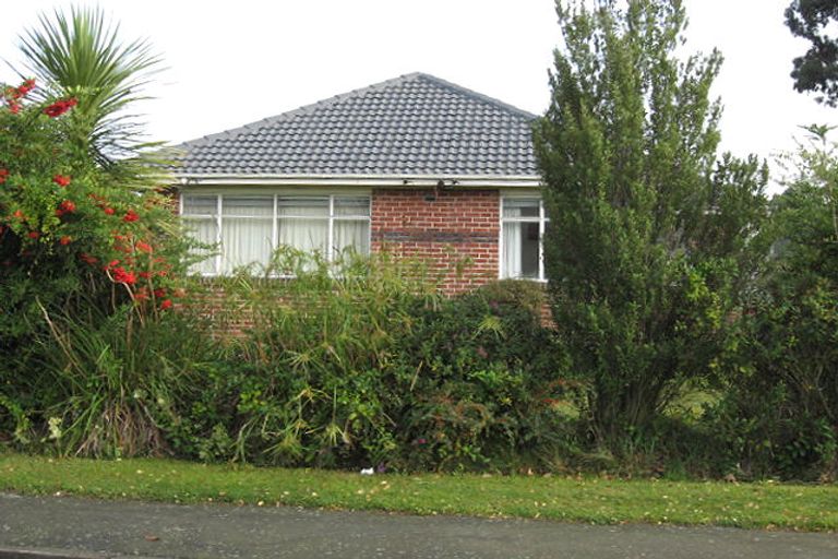 Photo of property in 2 Nyoli Street, Northcote, Christchurch, 8052