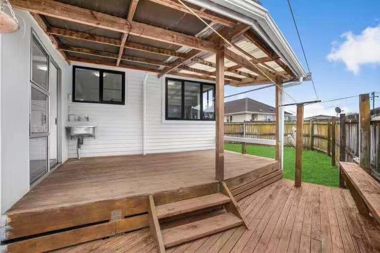 Photo of property in 22 Sunnyview Avenue, Shelly Park, Auckland, 2014