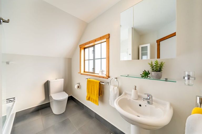 Photo of property in 45b Dowling Grove, Silverstream, Upper Hutt, 5019