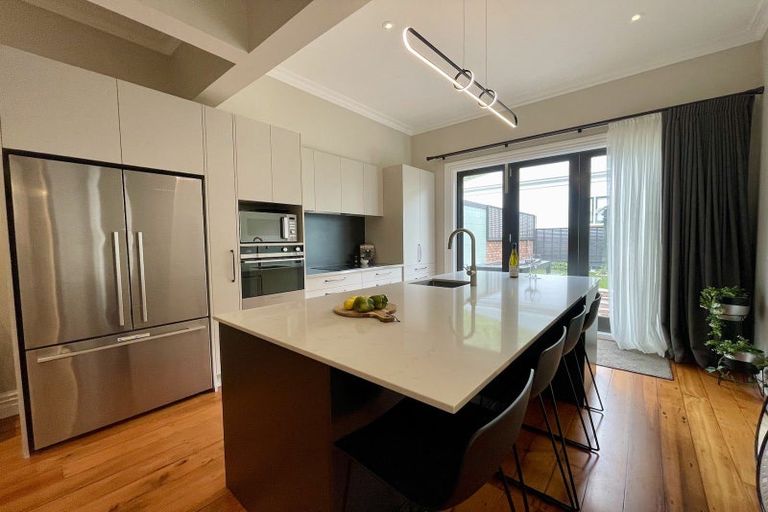 Photo of property in 202 Tinakori Road, Thorndon, Wellington, 6011