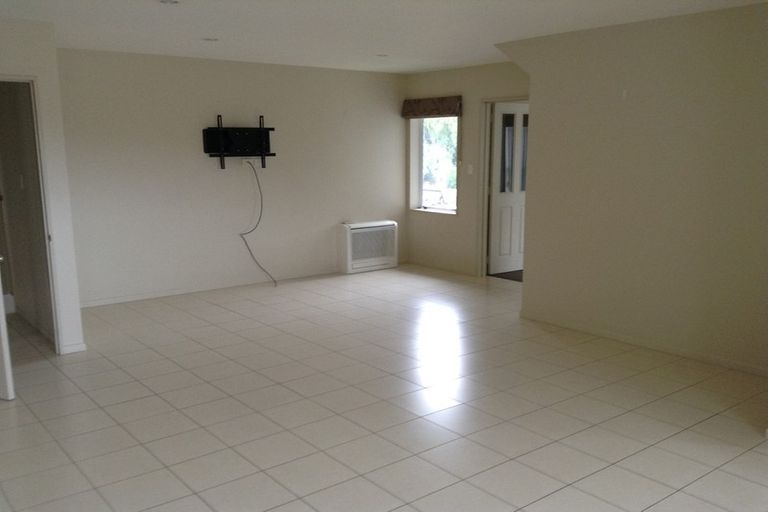 Photo of property in 5 Hunt Lane, Avondale, Christchurch, 8061