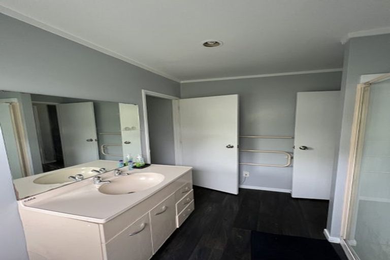 Photo of property in 5 Universal Drive, Henderson, Auckland, 0610