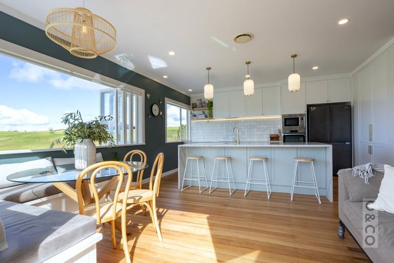 Photo of property in 79 Mount Albion Rise, Taupaki, Henderson, 0782