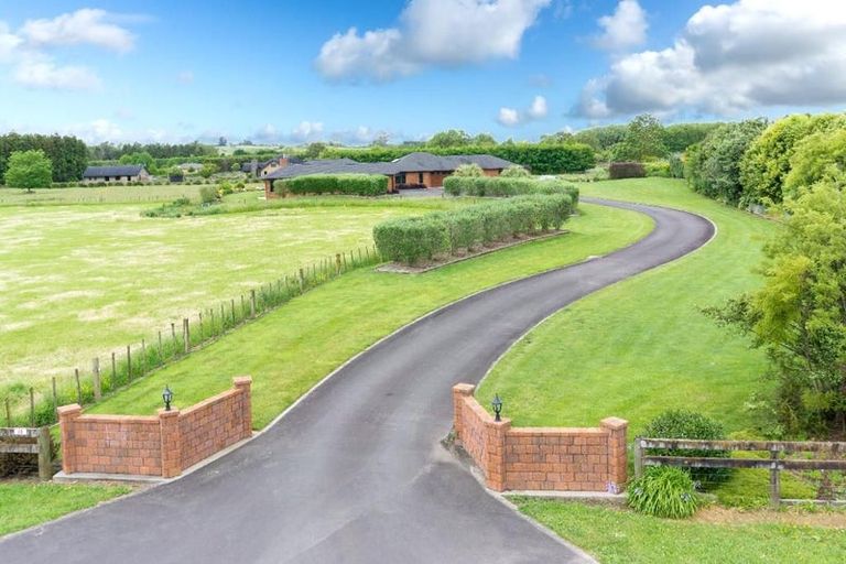 Photo of property in 28 Osborne Road, Horsham Downs, Hamilton, 3281