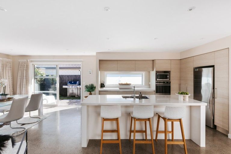 Photo of property in 12 Kokihi Close, Papamoa Beach, Papamoa, 3118