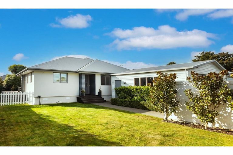 Photo of property in 26 Saltaire Street, North New Brighton, Christchurch, 8083