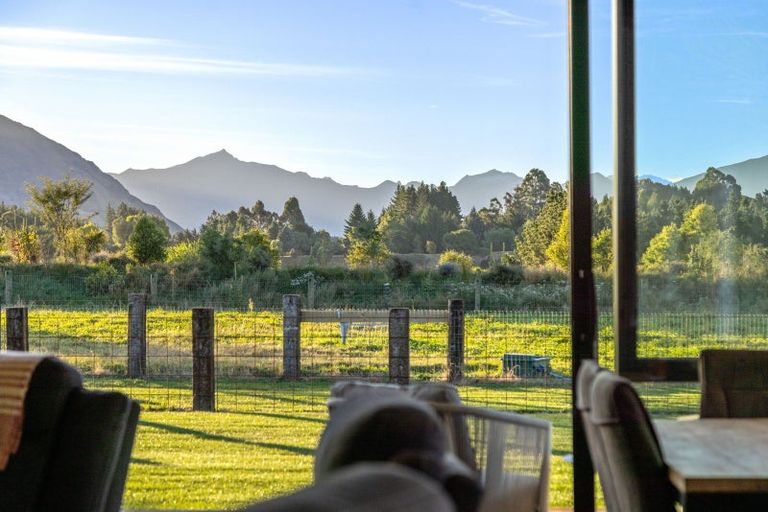 Photo of property in 87 Black Peak Road, Wanaka, 9382
