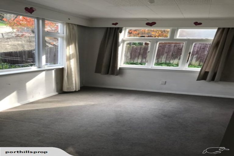 Photo of property in 22 Hawkhurst Road, Lyttelton, 8082