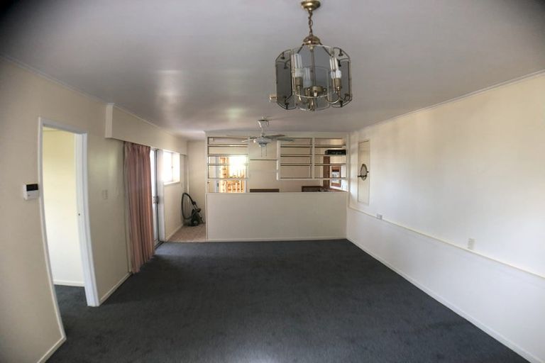Photo of property in 61 Raleigh Road, Northcote, Auckland, 0627