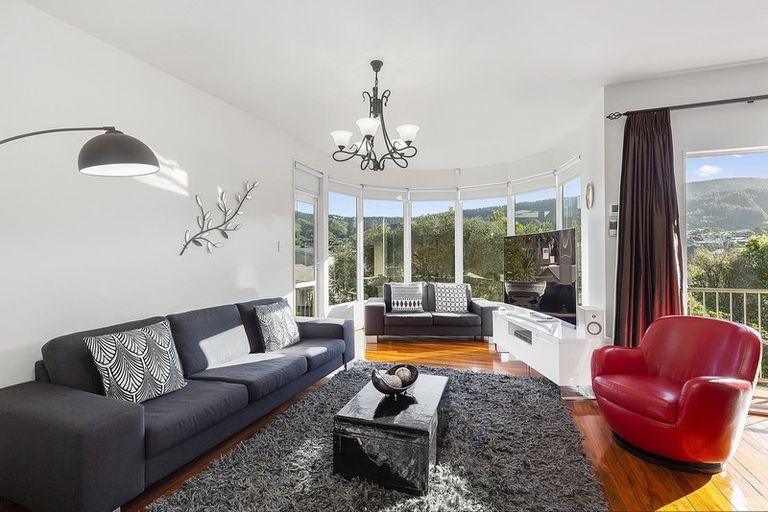 Photo of property in 11f Duncan Street, Tawa, Wellington, 5028