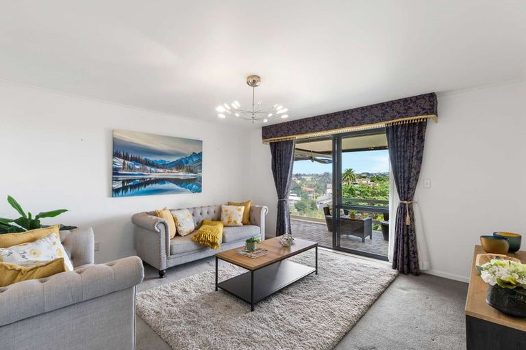 Photo of property in 15 Bella Villa Drive, Waiuku, 2123