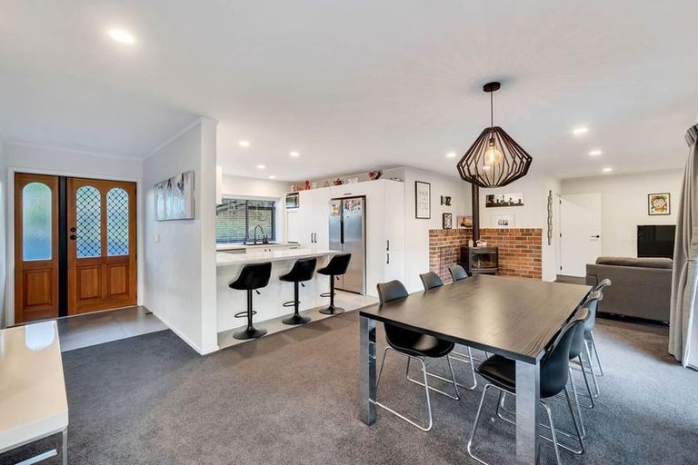 Photo of property in 231 Kaipara Road, Papakura, 2582