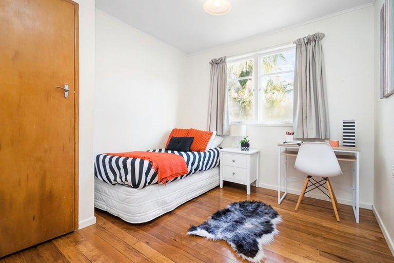 Photo of property in 12 Willow Place, Horahora, Whangarei, 0110