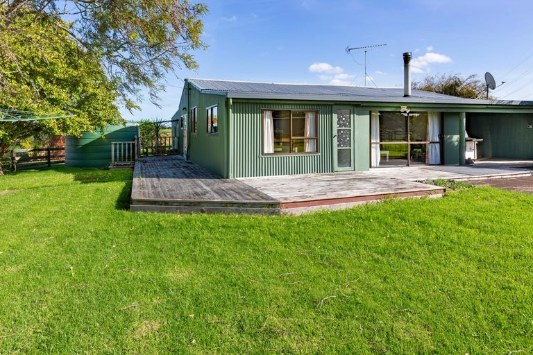 Photo of property in 1189 Glenbrook Road, Glenbrook, Waiuku, 2681