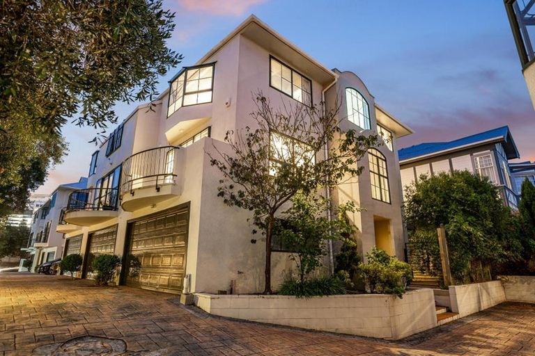 Photo of property in 16g Hobson Street, Thorndon, Wellington, 6011