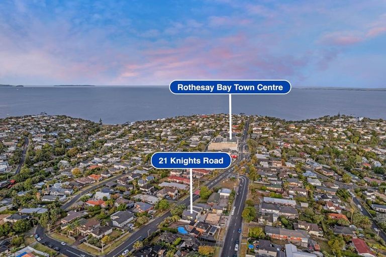 Photo of property in 21e Knights Road, Rothesay Bay, Auckland, 0630