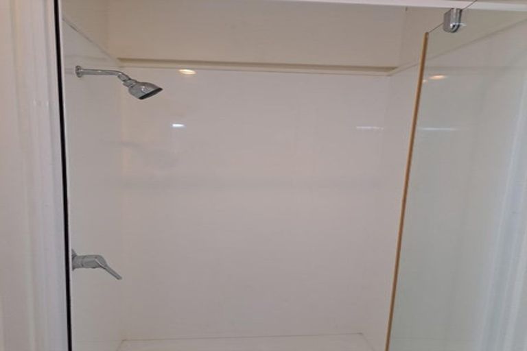 Photo of property in Terrace Tower Apartments, 10e/126 The Terrace, Wellington Central, Wellington, 6011