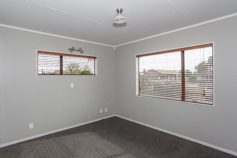 Photo of property in 62 Benmore Avenue, Cloverlea, Palmerston North, 4412