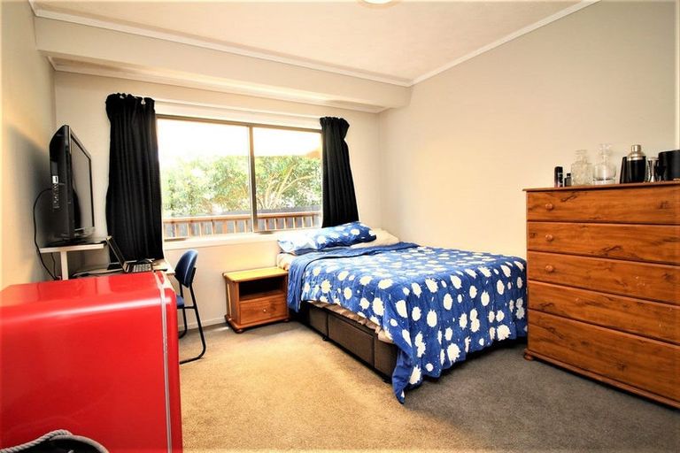 Photo of property in 1/17 Garelja Road, Henderson, Auckland, 0612