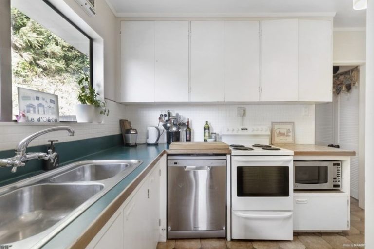 Photo of property in 212 Pembroke Road, Wilton, Wellington, 6012