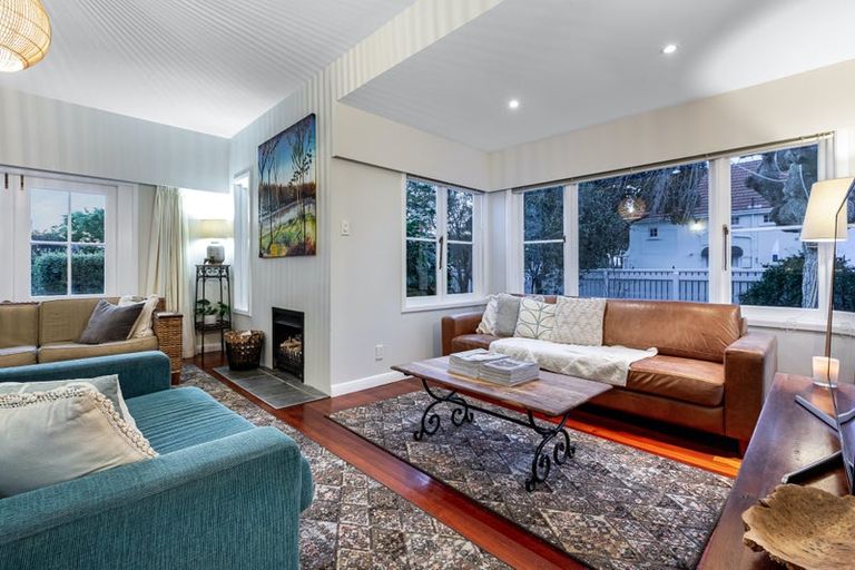 Photo of property in 9 Karamu Street, Eastbourne, Lower Hutt, 5013