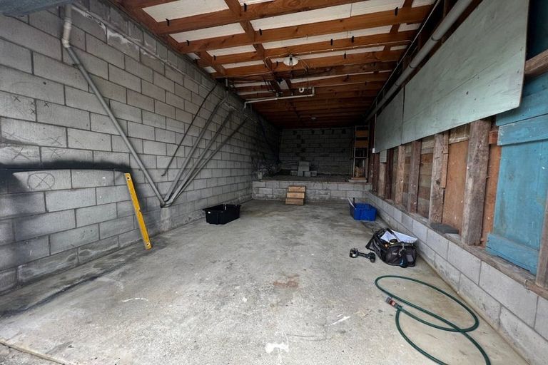 Photo of property in 1/31 Marcel Place, Glenfield, Auckland, 0629