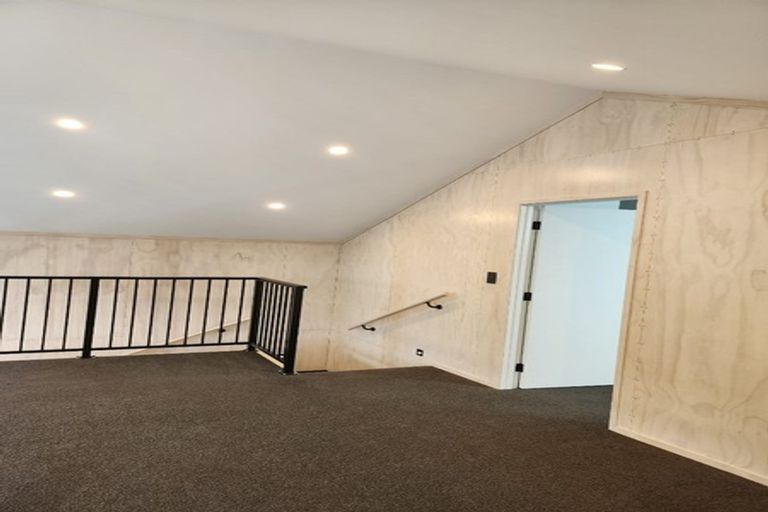 Photo of property in 16 Peace Avenue, Moturoa, New Plymouth, 4310