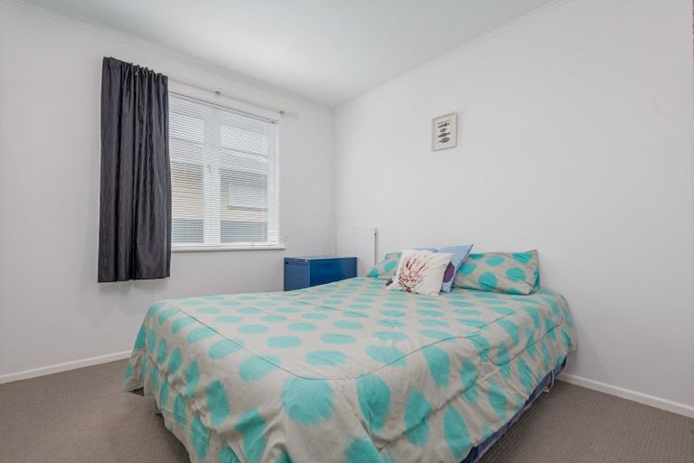 Photo of property in 17 Peters Avenue, Cloverlea, Palmerston North, 4412