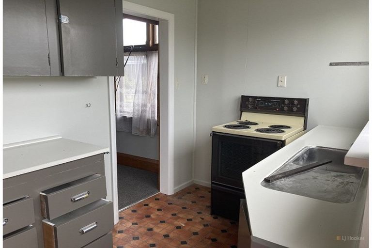 Photo of property in 6-6a Timaru Road, Waimate, 7924