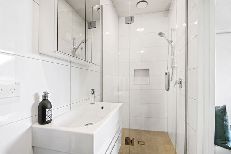 Photo of property in 56 Mcfaddens Road, St Albans, Christchurch, 8052